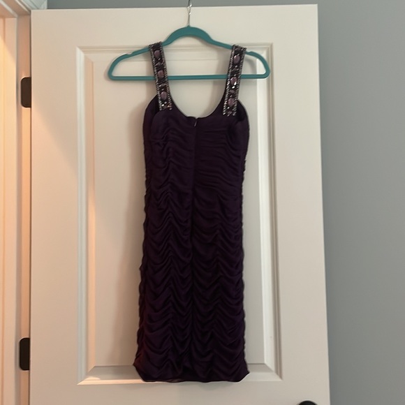 Cache size 2 formal dress, purple with sequins, worn once - Picture 3 of 4